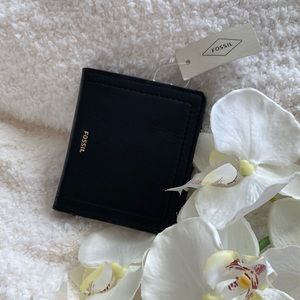 Fossil cute little black wallet💕